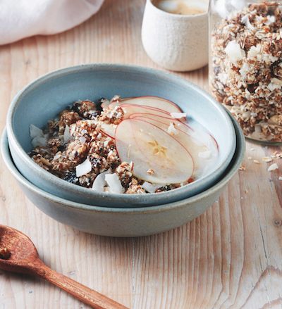 date and coconut rawnola