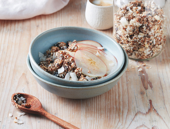 date and coconut rawnola