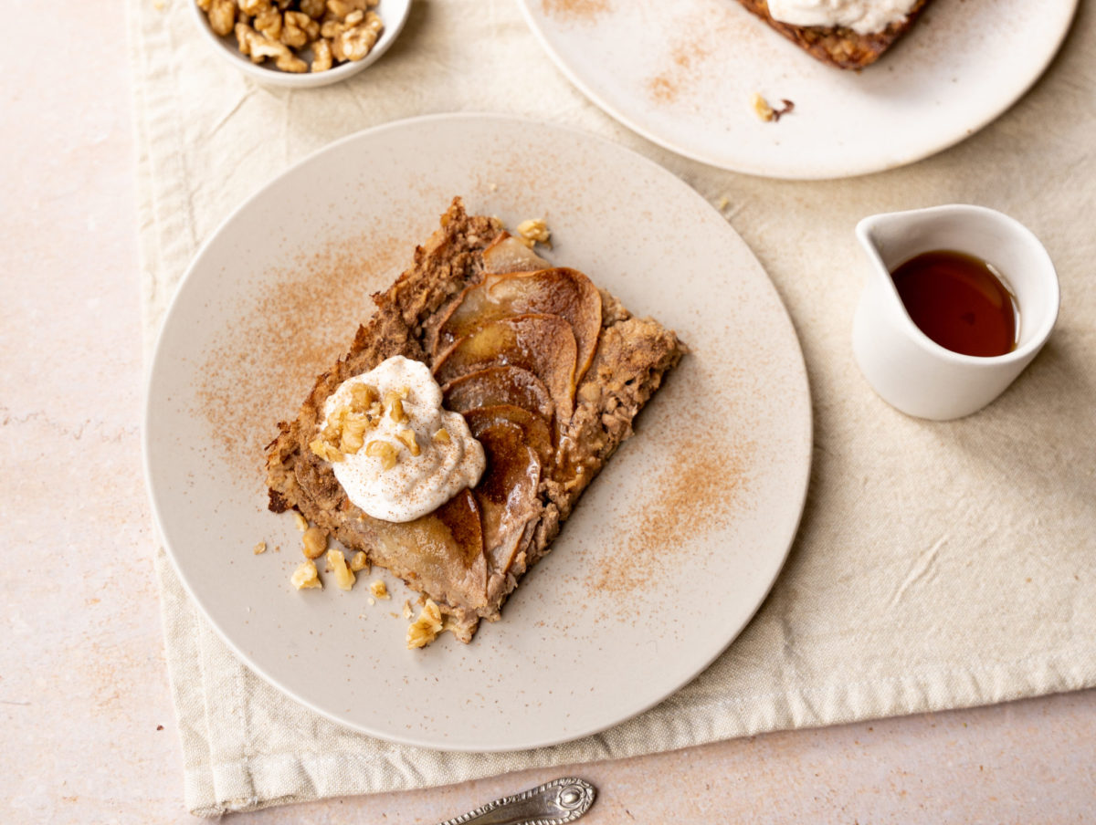 Spiced Walnut & Pear Baked Oats