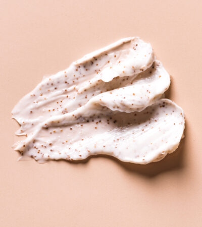 6 Best Body Scrubs For Dry Skin