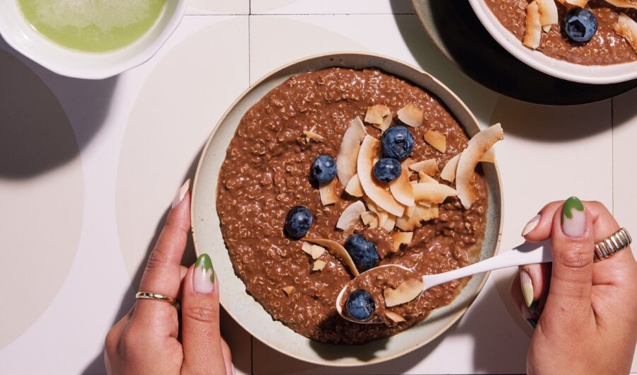 Chocolate Quinoa Breakfast Bowl