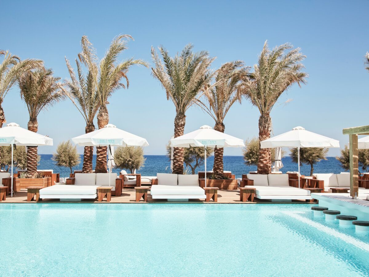 H&H Reviews: Nikki Beach Resort & Spa, Santorini